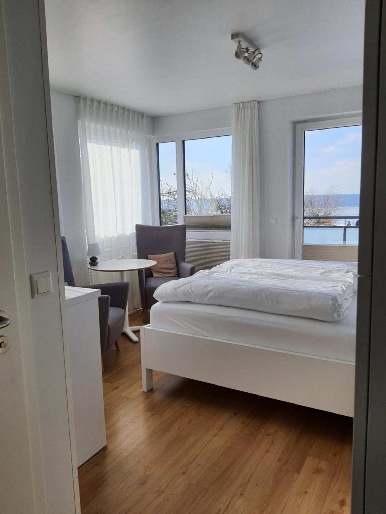Haus Achtern Diek In Erster Reihe Am Meer Фехмарн Екстериор снимка